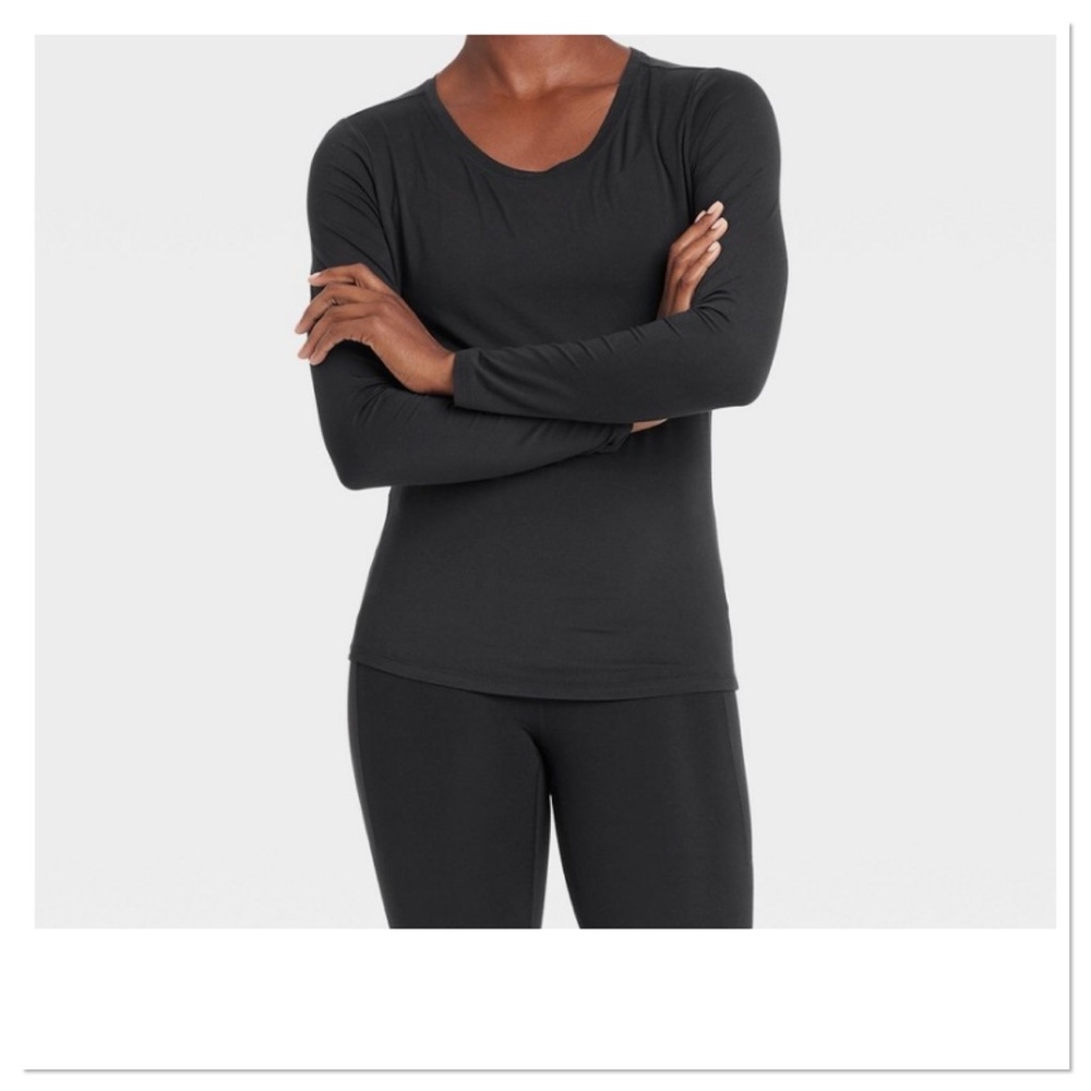 Women’s Essential Crew Neck Long Sleeve Top all in motion